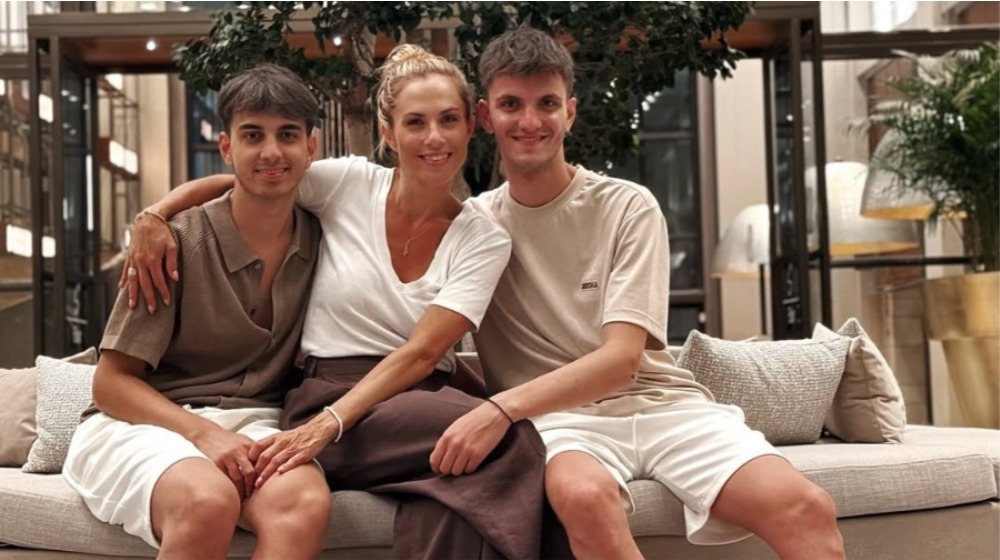 Ντορέττα Παπαδημητρίου: «Οι γιοι μου είναι πάντα ενήμεροι για την προσωπική μου ζωή» [βίντεο]